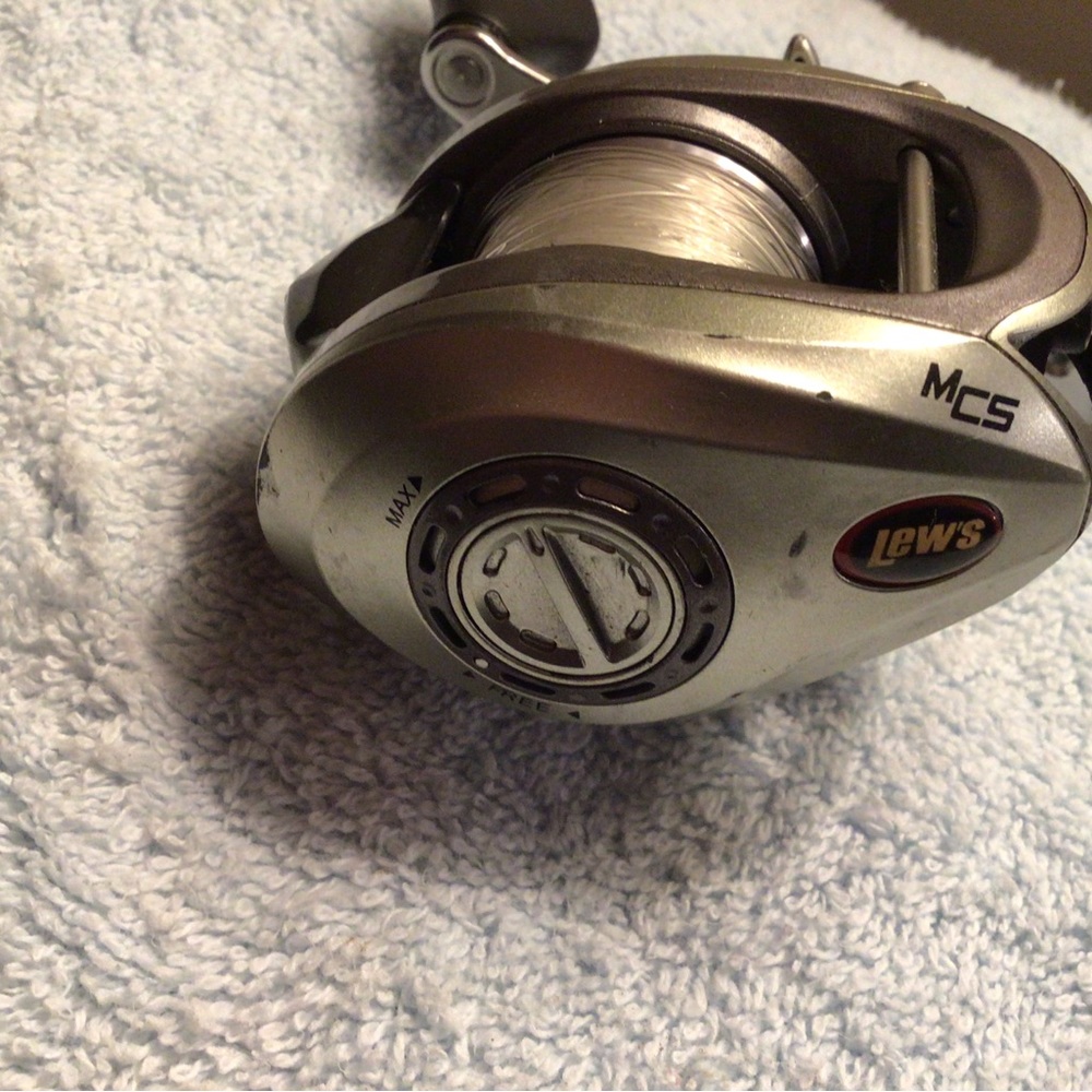 Lew’s Left-Handed Bait Caster Fishing Reel, LSG1SHLMG
